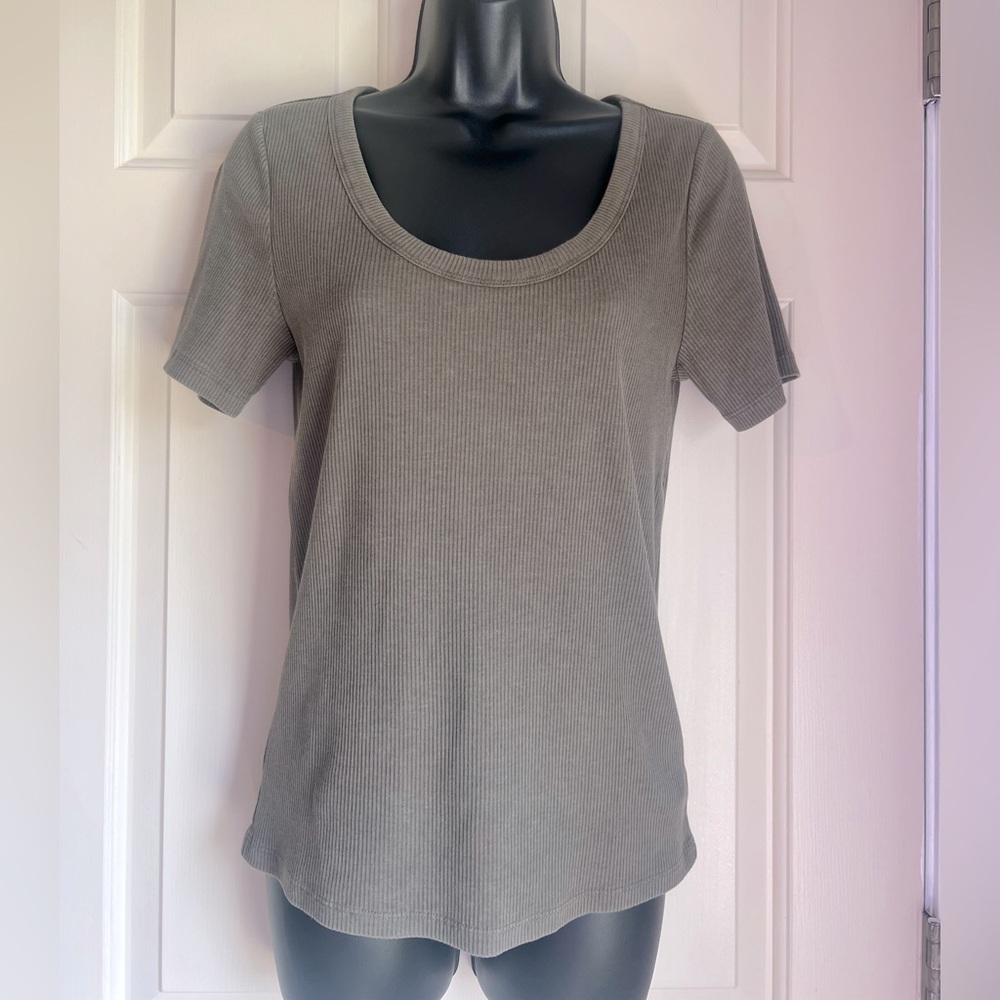 GAP Women's Short Sleeve Scoop Neck Ribbed Tee